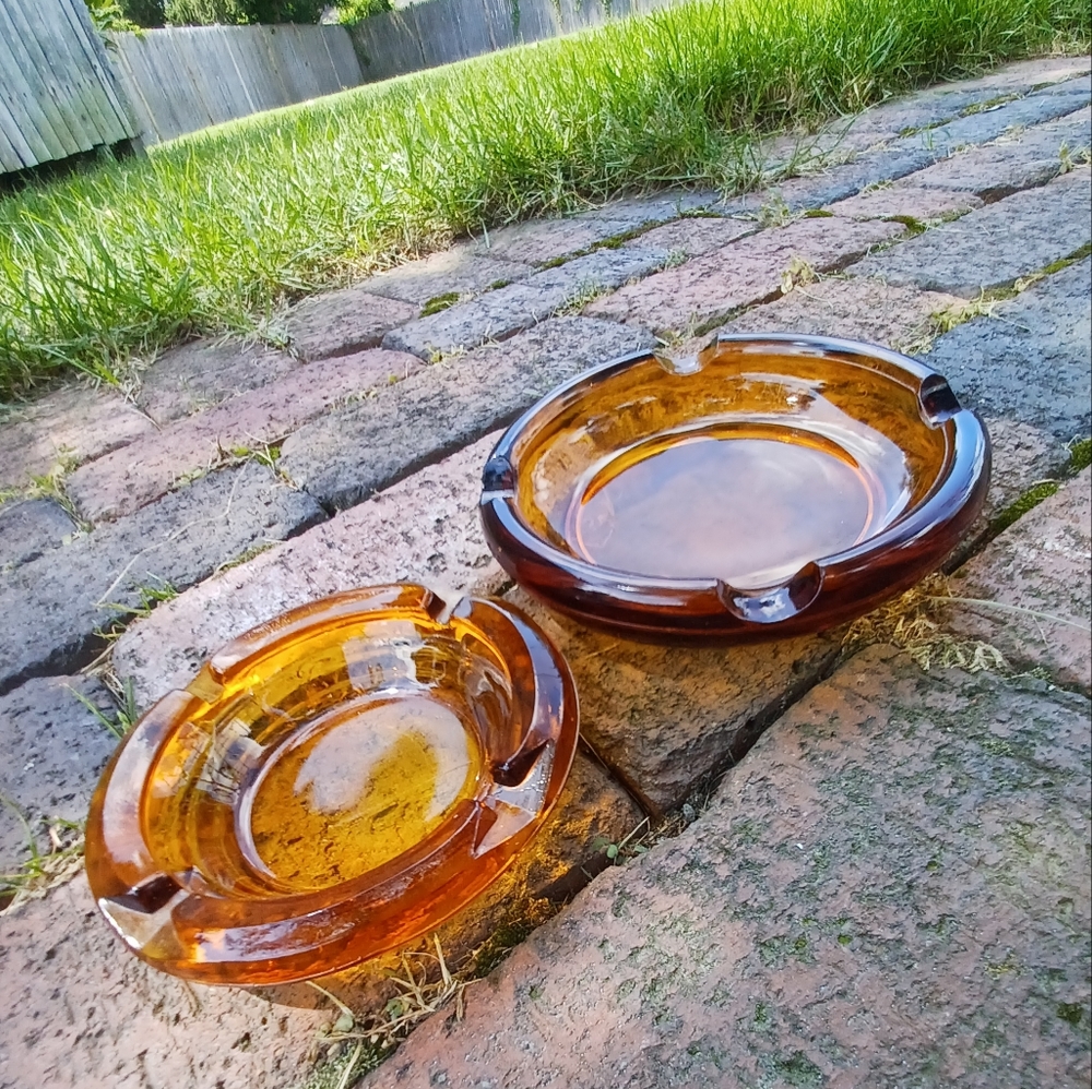 Vintage 60s heavy amber glass set 2 ashtrays classic bowling smoking accessories